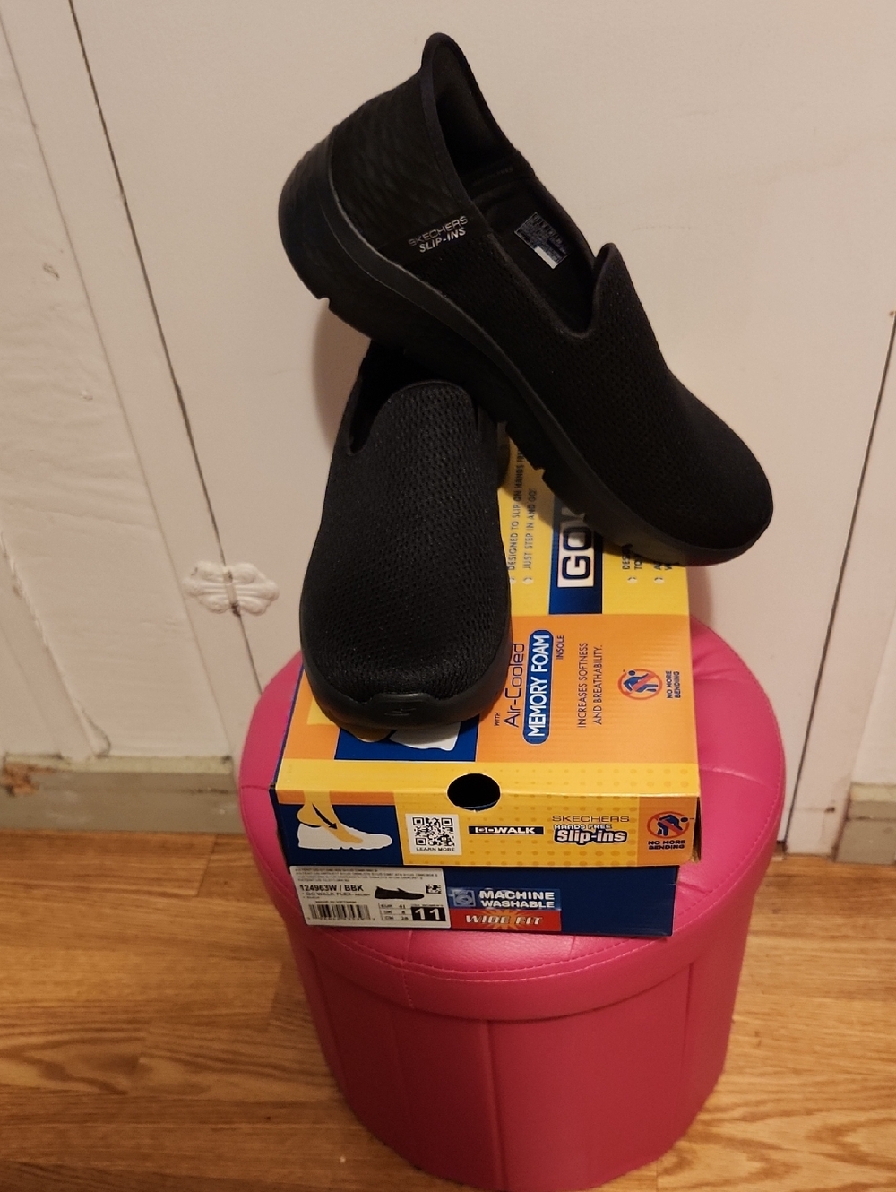 🔥Skechers NIB Go Walk Flex "11 Wide Fit" Black Slip-On Knit Sneakers
